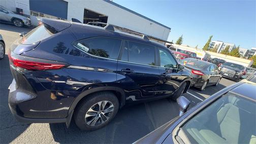 2023 Toyota Highlander Hybrid XLE