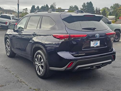 2023 Toyota Highlander Hybrid XLE