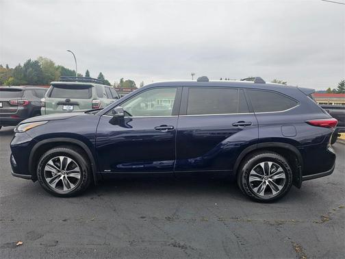 2023 Toyota Highlander Hybrid XLE