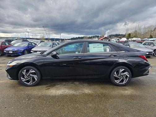 2025 Hyundai ELANTRA Limited