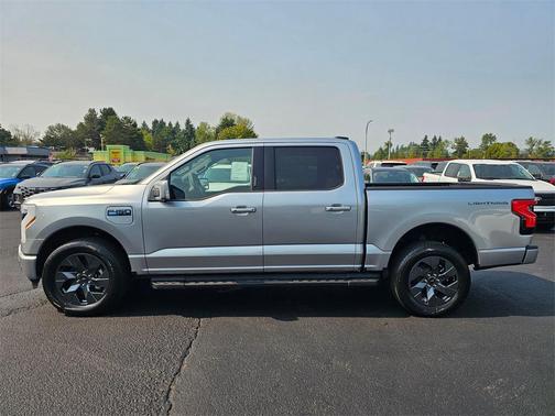 2025 Ford F-150 Lightning LARIAT