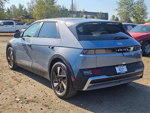 2025 Hyundai IONIQ 5 SE