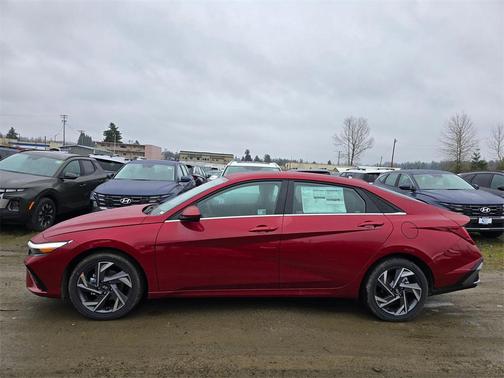 2025 Hyundai ELANTRA SEL