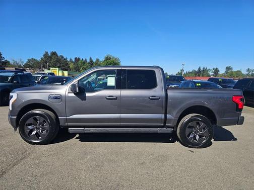 2025 Ford F-150 Lightning Flash