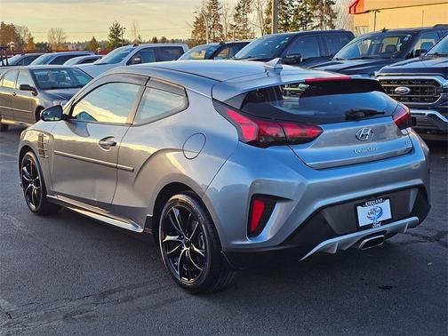 2019 Hyundai Veloster 2