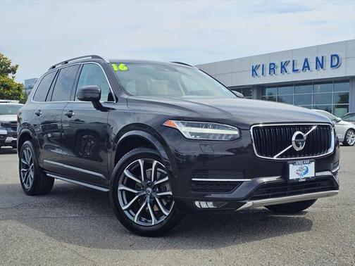 2016 Volvo XC90 T6 Momentum