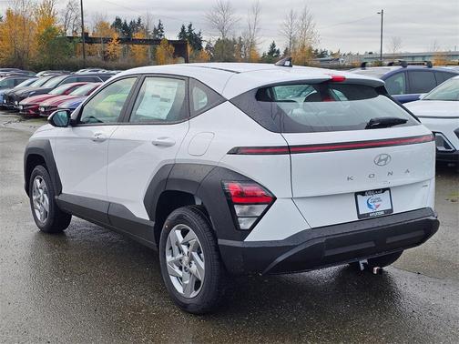 2026 Hyundai KONA SE