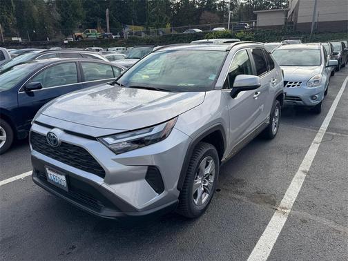 2022 Toyota RAV4 Hybrid XLE