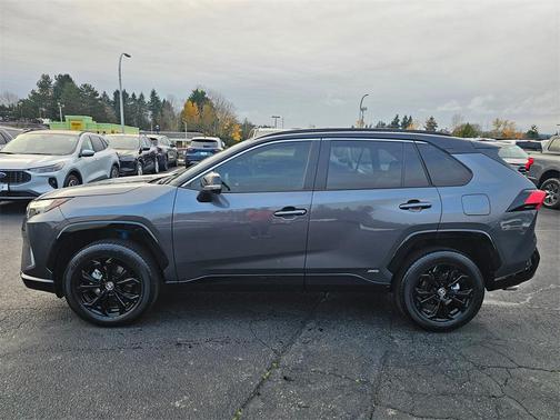 2024 Toyota RAV4 Hybrid SE
