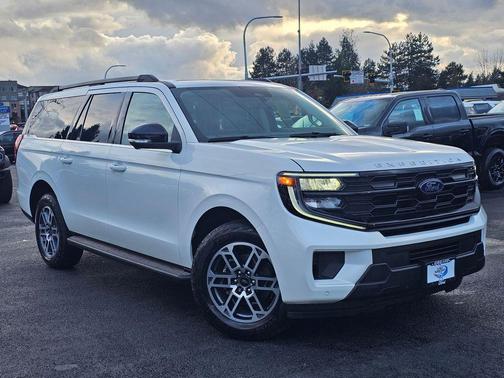 Star White Metallic Tri-Coat 2026 Ford Expedition Max Active 4x4
