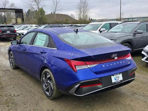 2025 Hyundai ELANTRA Limited