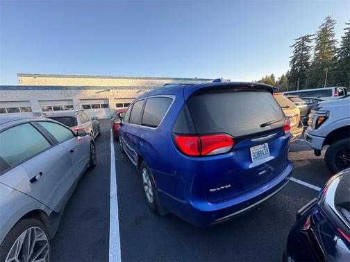 2018 Chrysler Pacifica Touring-L Plus
