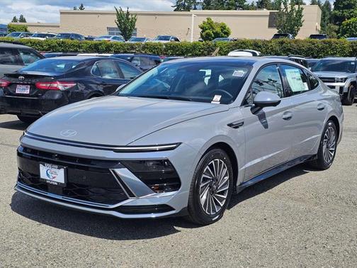 2025 Hyundai SONATA Hybrid Limited