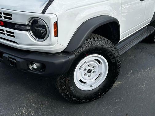 Oxford White 2026 Ford Bronco Heritage Edition