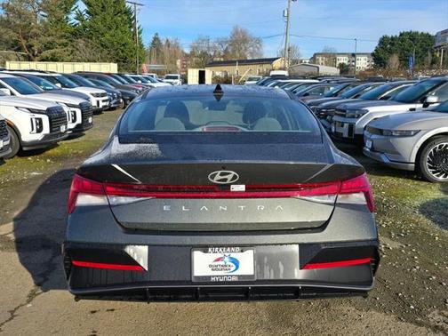 2025 Hyundai ELANTRA SEL
