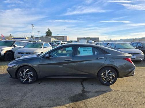 2025 Hyundai ELANTRA SEL