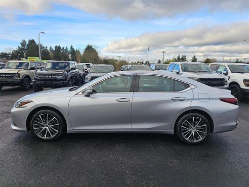 2024 Lexus ES 250 Base