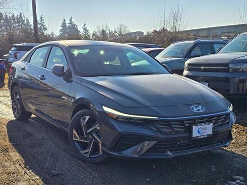 2025 Hyundai ELANTRA SEL