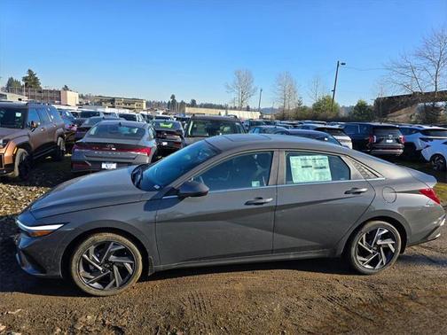2025 Hyundai ELANTRA SEL