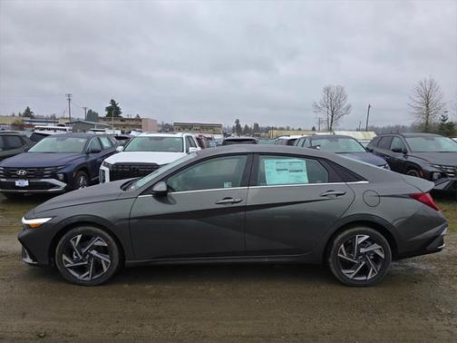 2025 Hyundai ELANTRA SEL