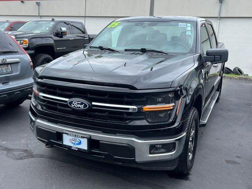 Agate Black Metallic 2025 Ford F-150 XLT