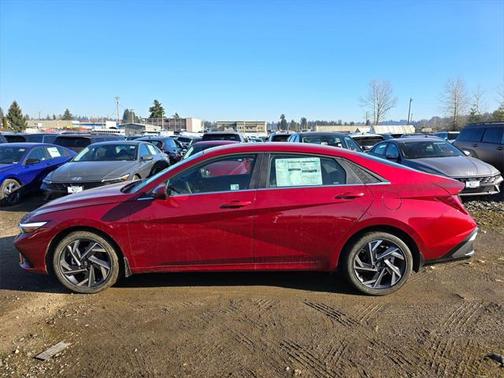 2025 Hyundai ELANTRA SEL