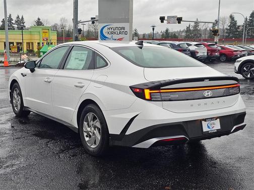 2025 Hyundai SONATA SE