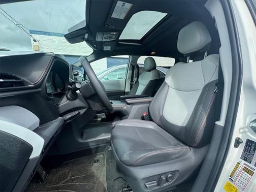 2021 Toyota Sienna XSE 7 Passenger