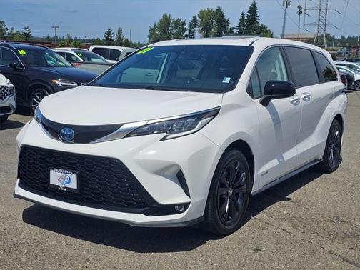 2021 Toyota Sienna XSE 7 Passenger