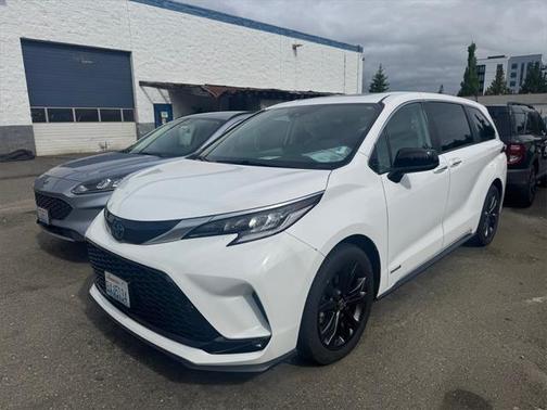 2021 Toyota Sienna XSE 7 Passenger