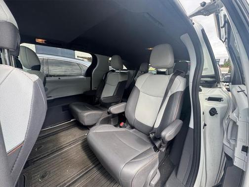 2021 Toyota Sienna XSE 7 Passenger