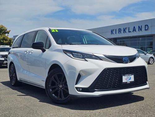 2021 Toyota Sienna XSE 7 Passenger