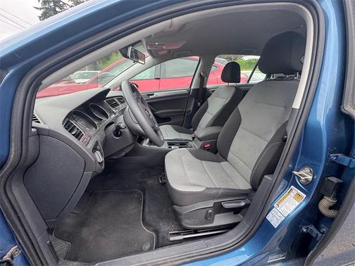2016 Volkswagen e-Golf SE