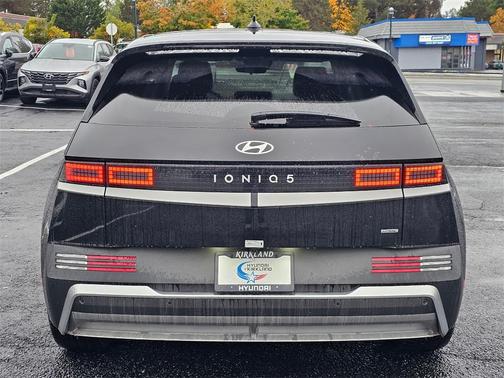 2025 Hyundai IONIQ 5 SE