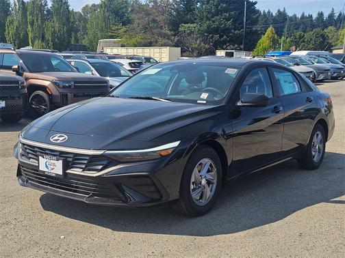 2025 Hyundai ELANTRA SE