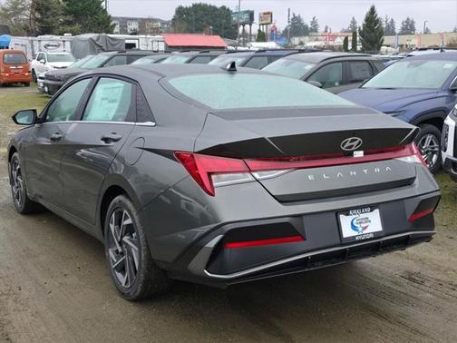 2025 Hyundai ELANTRA SEL
