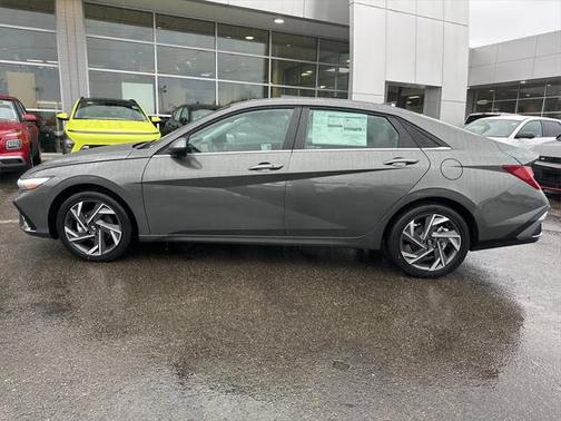 2025 Hyundai ELANTRA SEL