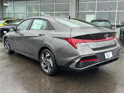 2025 Hyundai ELANTRA SEL