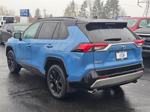 2024 Toyota RAV4 Hybrid SE