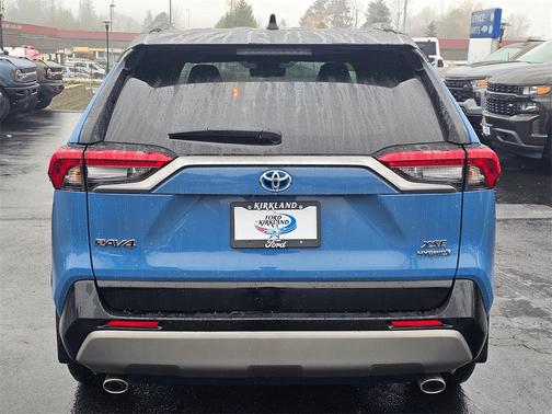 2024 Toyota RAV4 Hybrid SE