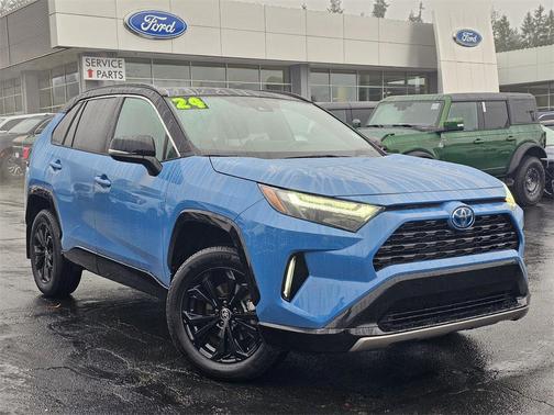 2024 Toyota RAV4 Hybrid SE