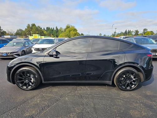 2022 Tesla Model Y Long Range Dual Motor All-Wheel Drive