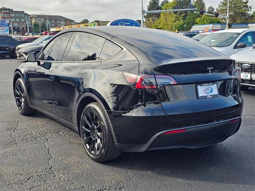 2022 Tesla Model Y Long Range Dual Motor All-Wheel Drive