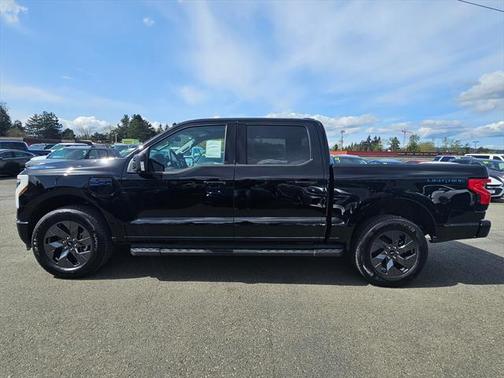 2025 Ford F-150 Lightning Flash