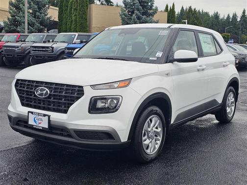 2025 Hyundai VENUE SE