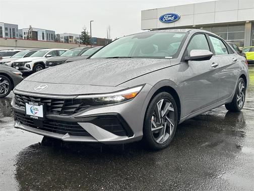 2025 Hyundai ELANTRA SEL