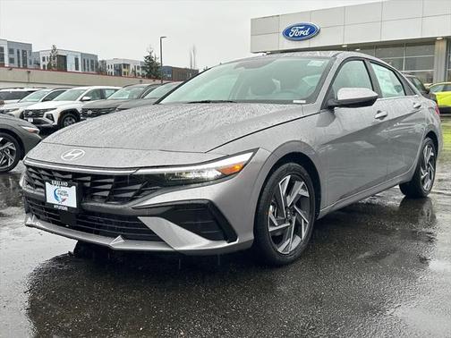2025 Hyundai ELANTRA SEL