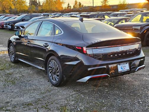 2025 Hyundai SONATA Hybrid Limited