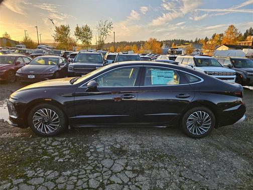 2025 Hyundai SONATA Hybrid Limited