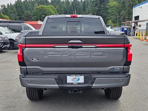 2025 Ford F-150 Lightning LARIAT